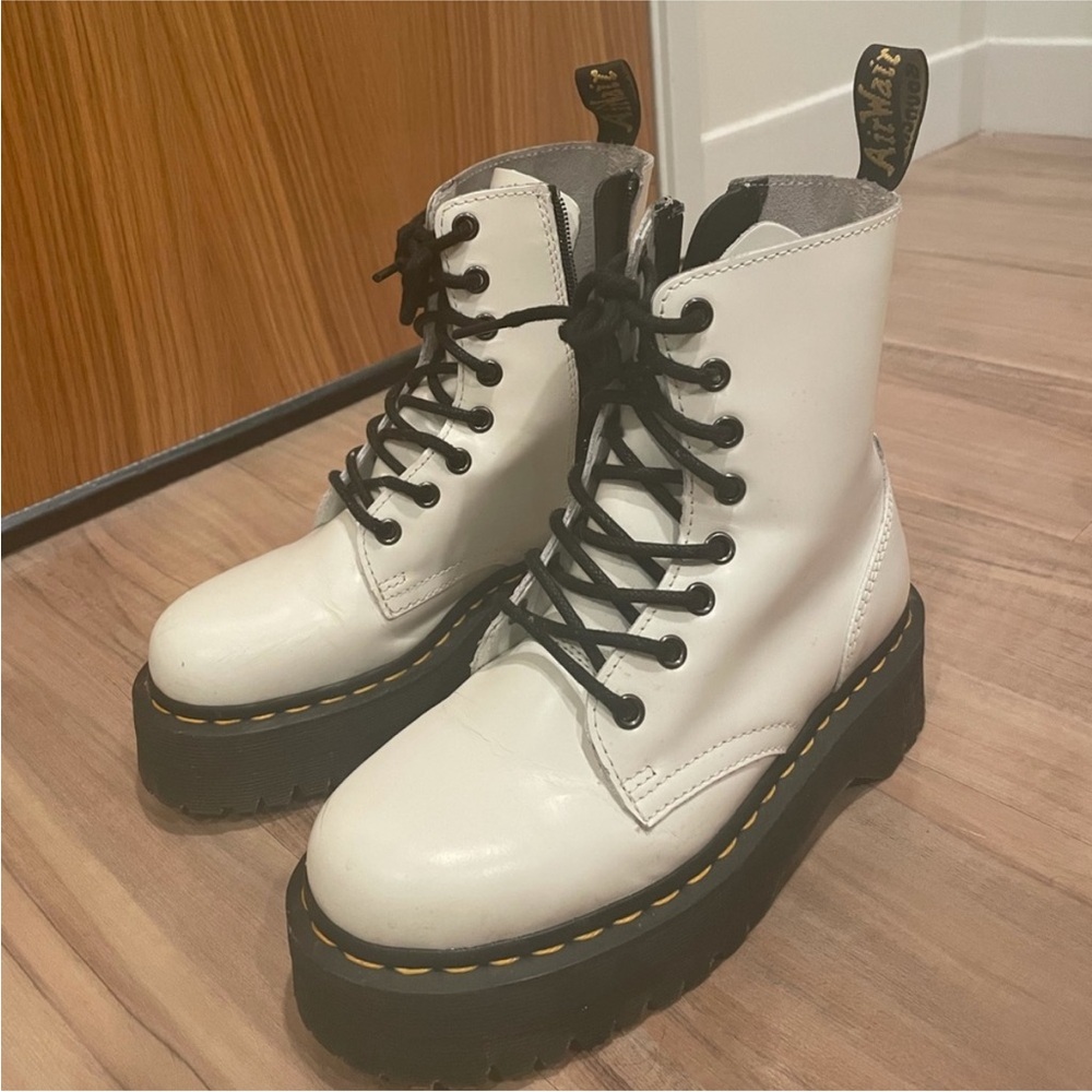 Dr. Martens Jadon